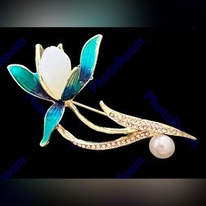FLOWER PIN BROOCH WOTH FAUX PEARL OIL DRIP AND RHINESTONES